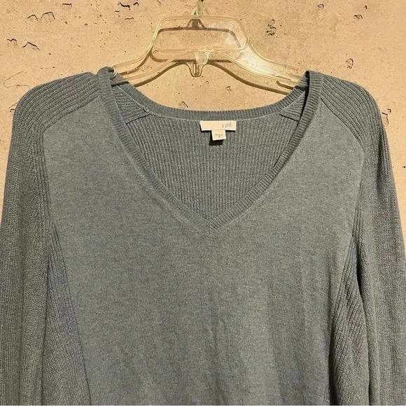 J Jill Tunic Woman’s V Neck Long Sleeve Blue Sweater Size Medium M - Picture 2 of 8